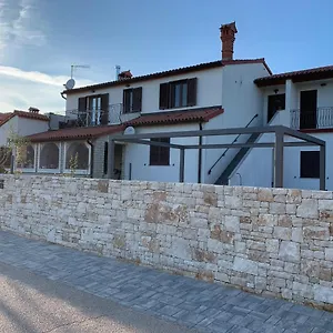 Apartments&room Piutti Appartamento Bale